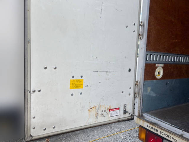 いすゞエルフアルミバン小型（2t・3t）[写真16]