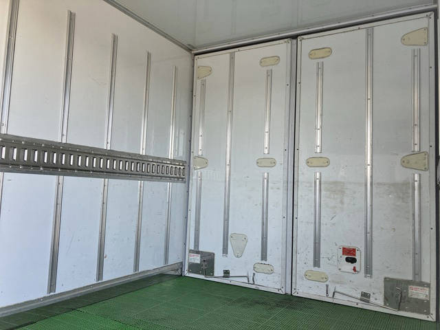 三菱ふそうキャンター冷凍車（冷蔵車）小型（2t・3t）[写真17]