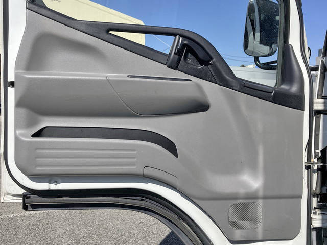 三菱ふそうキャンター冷凍車（冷蔵車）小型（2t・3t）[写真29]