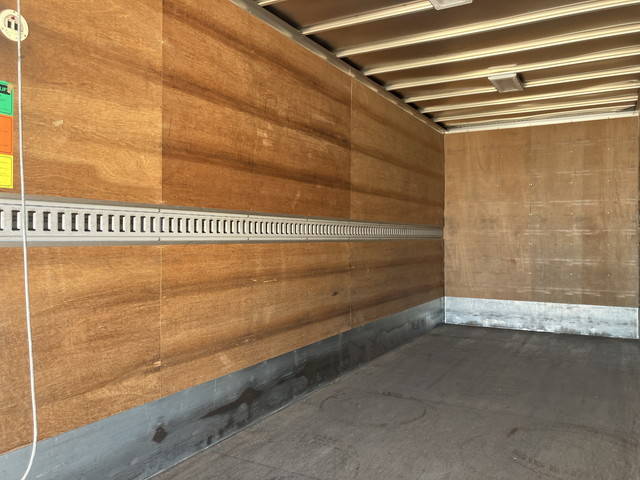 いすゞエルフアルミバン小型（2t・3t）[写真11]