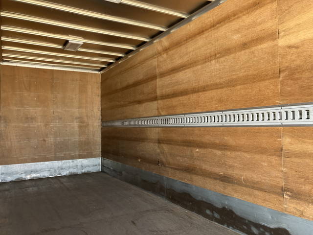 いすゞエルフアルミバン小型（2t・3t）[写真12]