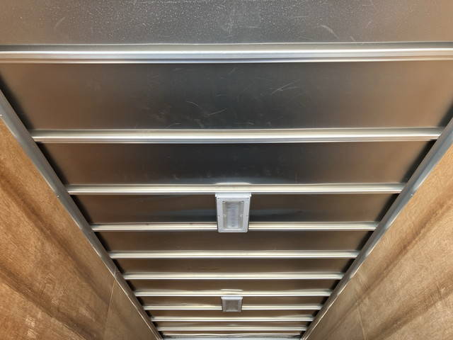 いすゞエルフアルミバン小型（2t・3t）[写真13]