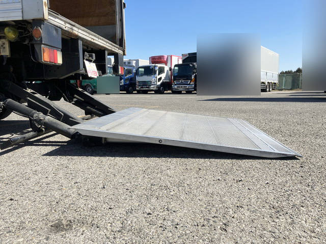 いすゞエルフアルミバン小型（2t・3t）[写真18]