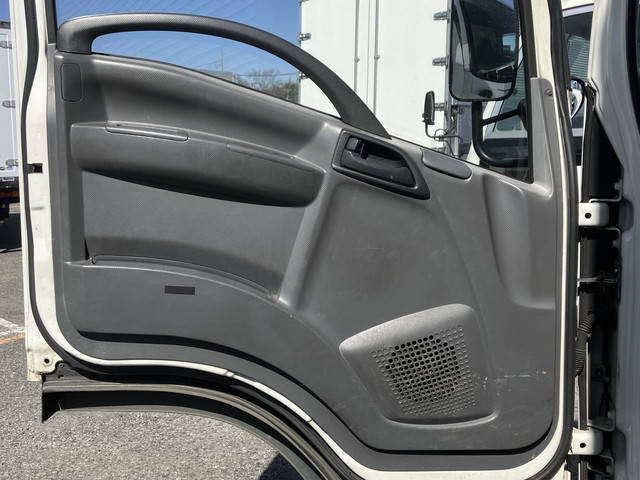 いすゞエルフアルミバン小型（2t・3t）[写真26]