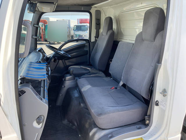 いすゞエルフアルミバン小型（2t・3t）[写真28]