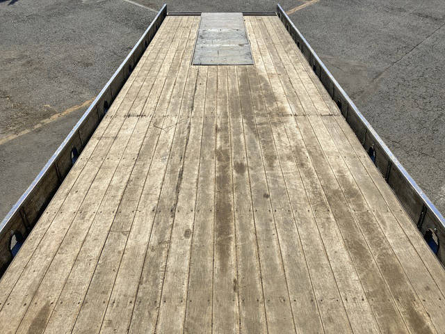 UDトラックスクオンセルフローダー大型（10t）[写真11]