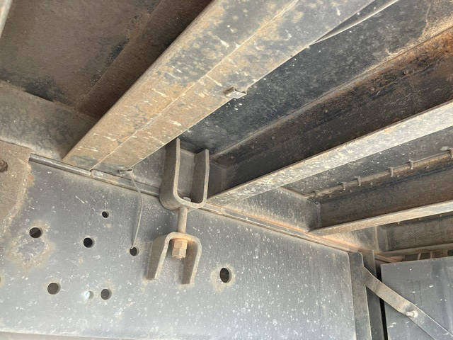 UDトラックスクオンセルフローダー大型（10t）[写真23]