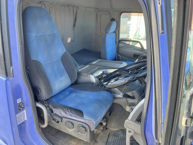 UDトラックスクオンセルフローダー大型（10t）[写真35]