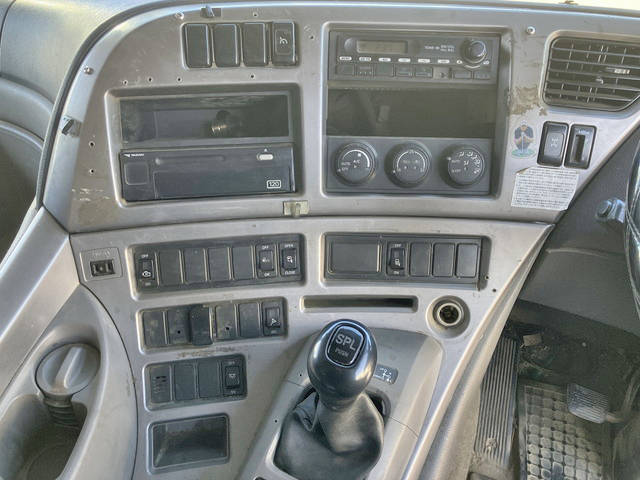 UDトラックスクオンセルフローダー大型（10t）[写真37]