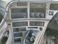 UDトラックスクオンセルフローダー大型（10t）[写真37]