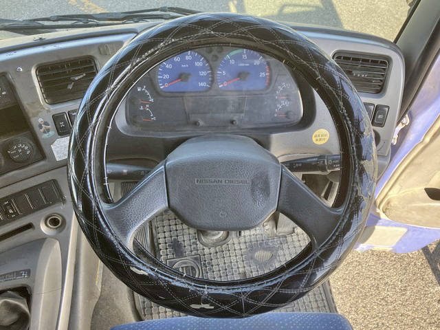 UDトラックスクオンセルフローダー大型（10t）[写真38]