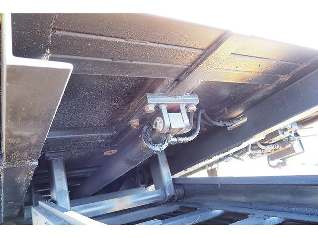 三菱ふそうファイターセーフティクレーン3段中型（4t）[写真13]