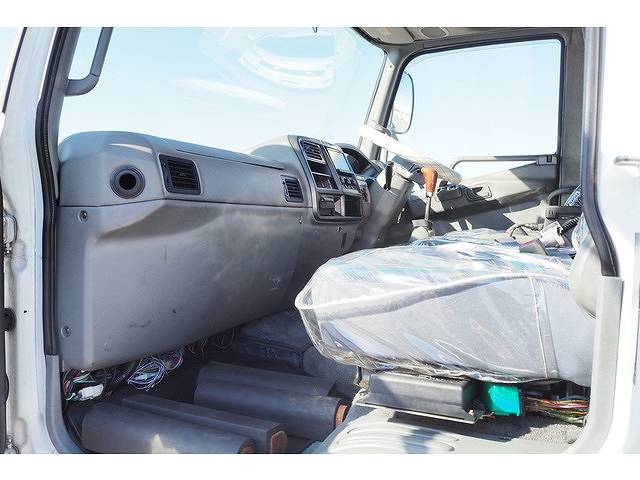 三菱ふそうファイターセーフティクレーン3段中型（4t）[写真35]