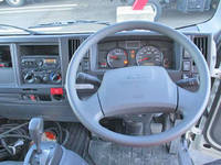 いすゞエルフ平ボディ小型（2t・3t）[写真09]