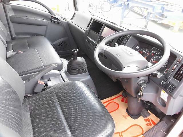 いすゞエルフアルミバン小型（2t・3t）[写真14]