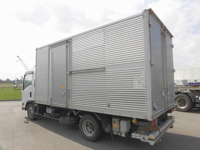 いすゞエルフアルミバン小型（2t・3t）[写真02]