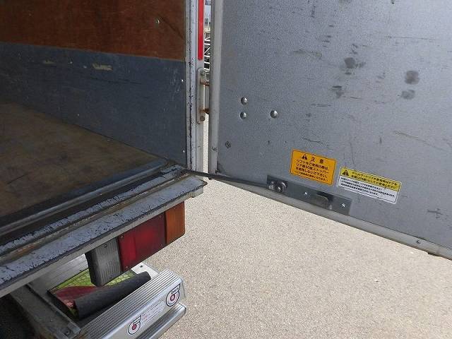 いすゞエルフアルミバン小型（2t・3t）[写真06]