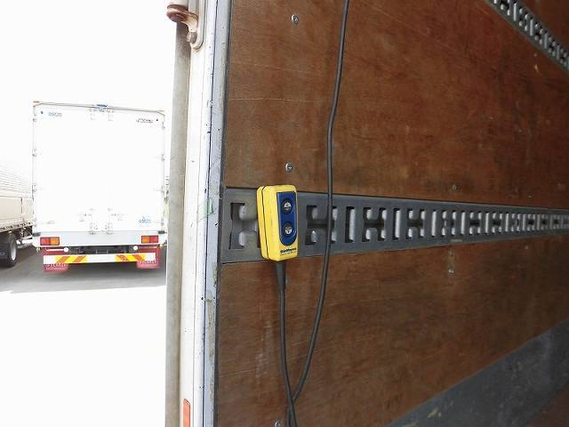 いすゞエルフアルミバン小型（2t・3t）[写真09]