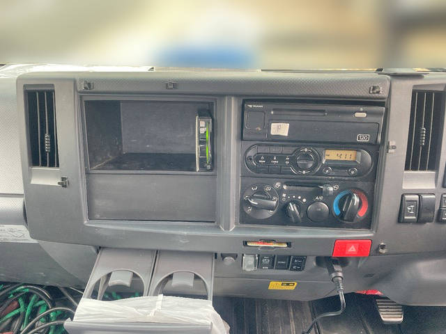 いすゞエルフセーフティローダー小型（2t・3t）[写真33]