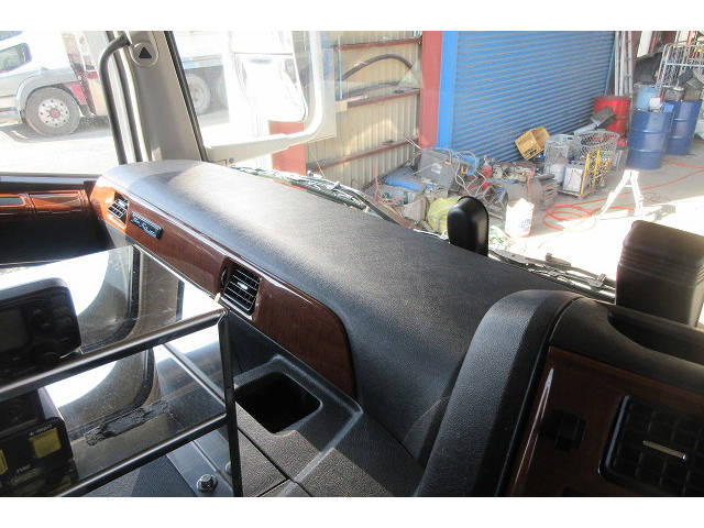 三菱ふそうスーパーグレートダンプ大型（10t）[写真13]