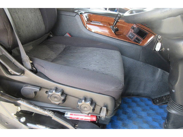 三菱ふそうスーパーグレートダンプ大型（10t）[写真16]