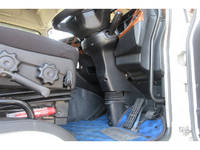 三菱ふそうスーパーグレートダンプ大型（10t）[写真17]