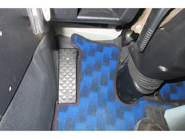 三菱ふそうスーパーグレートダンプ大型（10t）[写真08]