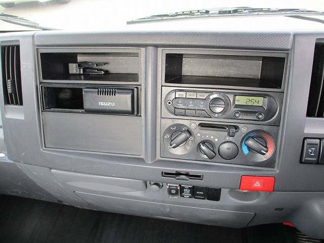 いすゞエルフ平ボディ小型（2t・3t）[写真15]