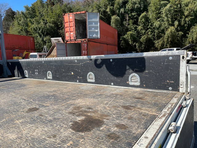 三菱ふそうキャンタークレーン5段小型（2t・3t）[写真12]