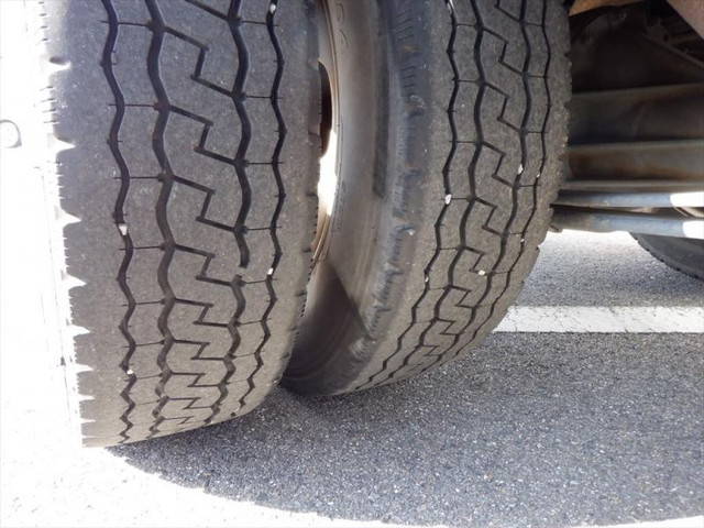 三菱ふそうキャンター平ボディ小型（2t・3t）[写真26]