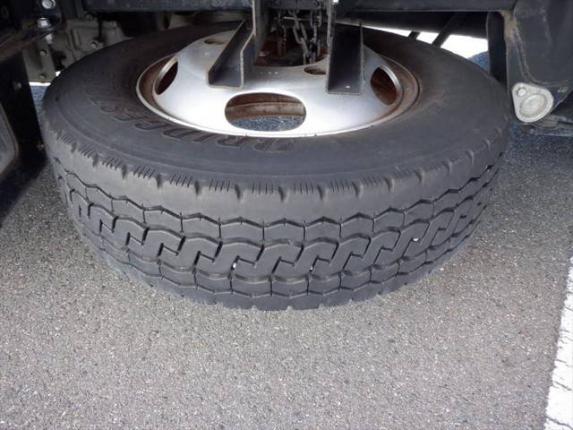 三菱ふそうキャンター平ボディ小型（2t・3t）[写真30]