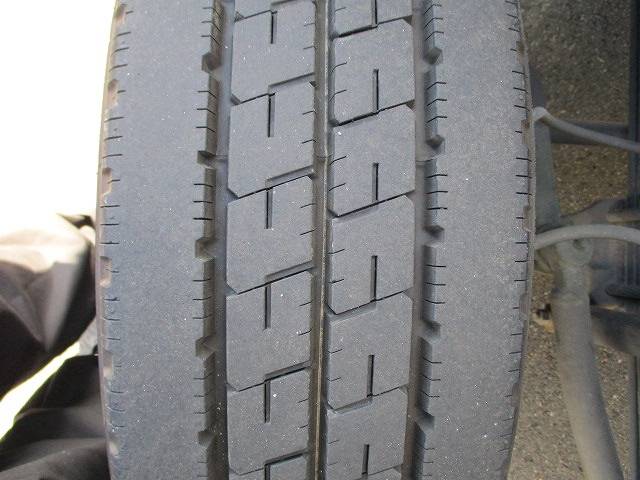 日野デュトロ平ボディ小型（2t・3t）[写真11]