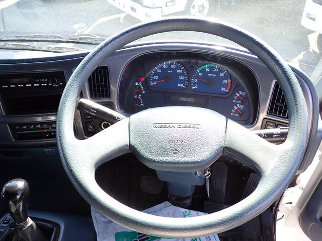 UDトラックスコンドルセーフティクレーン3段増トン（6t・8t）[写真31]