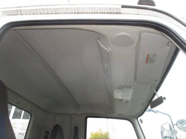 三菱ふそうファイター平ボディ中型（4t）[写真16]