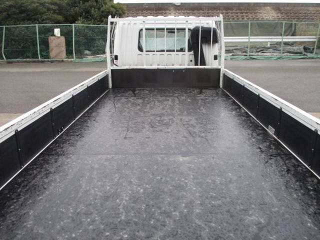 三菱ふそうファイター平ボディ中型（4t）[写真05]