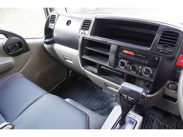 日産アトラス平ボディ小型（2t・3t）[写真25]