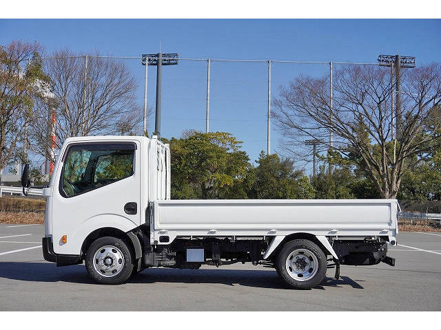 日産アトラス平ボディ小型（2t・3t）[写真03]