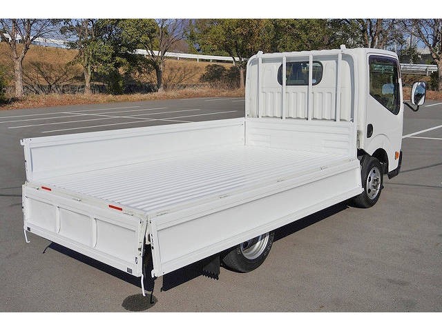 日産アトラス平ボディ小型（2t・3t）[写真06]