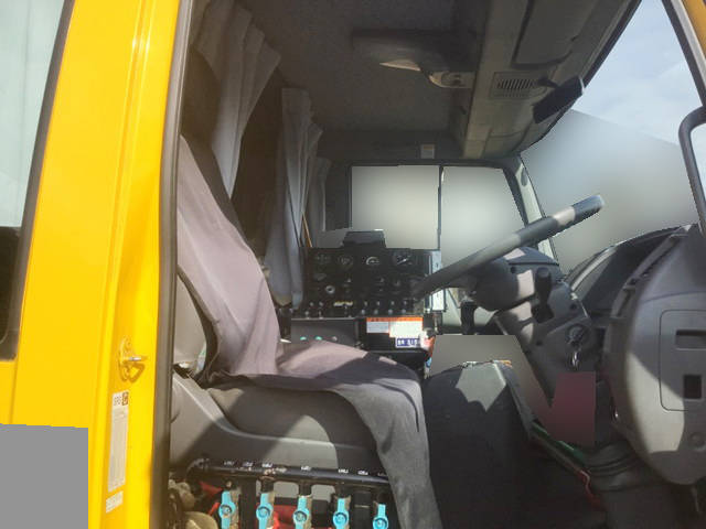 日野レンジャー道路作業車増トン（6t・8t）[写真27]