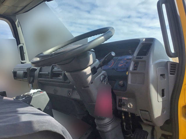 日野レンジャー道路作業車増トン（6t・8t）[写真28]