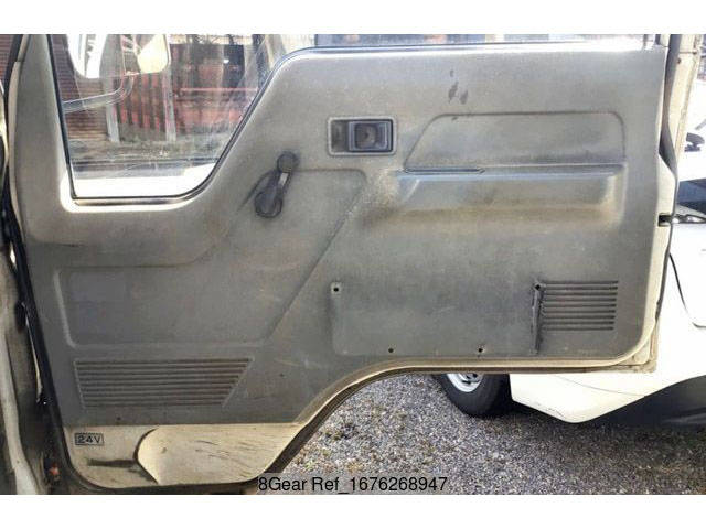 三菱ふそうキャンタークレーン3段小型（2t・3t）[写真22]