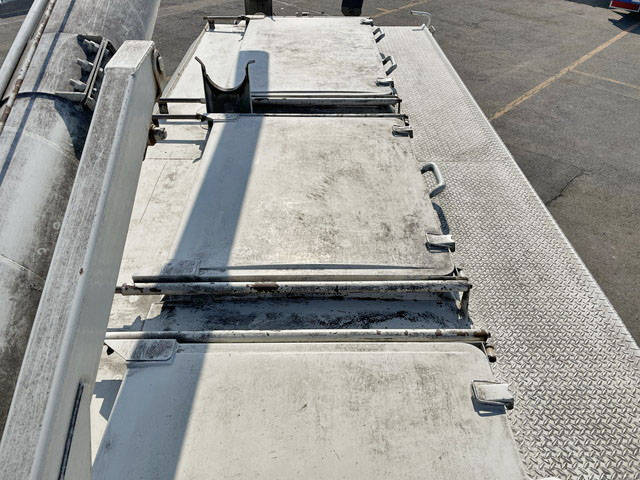 日野レンジャーバルク車（粉粒体運搬車）増トン（6t・8t）[写真14]