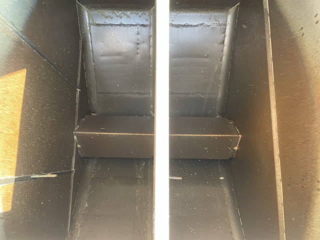 日野レンジャーバルク車（粉粒体運搬車）増トン（6t・8t）[写真16]