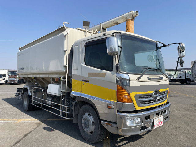 日野レンジャーバルク車（粉粒体運搬車）増トン（6t・8t）[写真03]