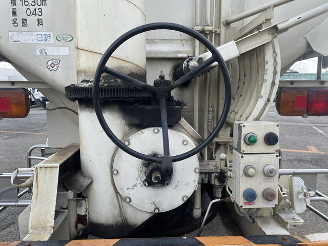 日野レンジャーバルク車（粉粒体運搬車）増トン（6t・8t）[写真10]