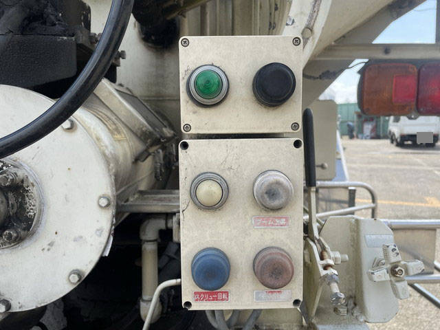 日野レンジャーバルク車（粉粒体運搬車）増トン（6t・8t）[写真11]