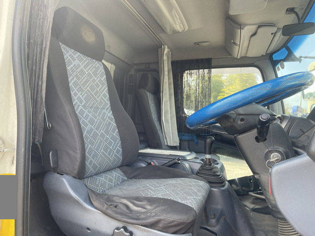 日野レンジャーバルク車（粉粒体運搬車）増トン（6t・8t）[写真29]