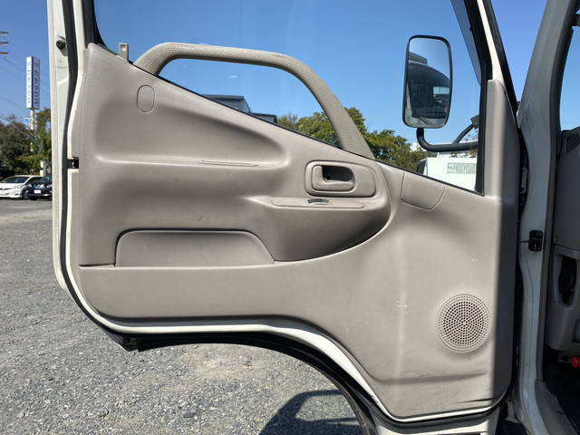 日野デュトロ幌ウイング小型（2t・3t）[写真25]