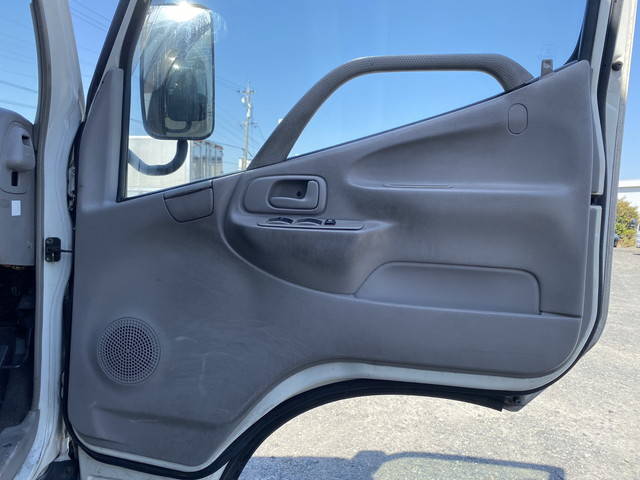 日野デュトロ幌ウイング小型（2t・3t）[写真26]