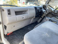 日野デュトロ幌ウイング小型（2t・3t）[写真29]